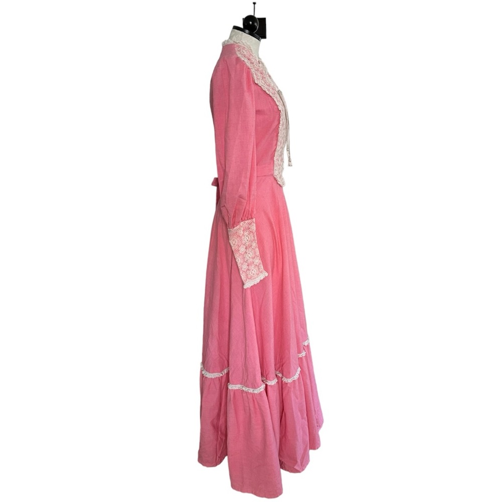 Vintage 1970's Praire Dress Leg of Mutton Sleeves Lace Bodice Zip Back & Wrists - Picture 3 of 12